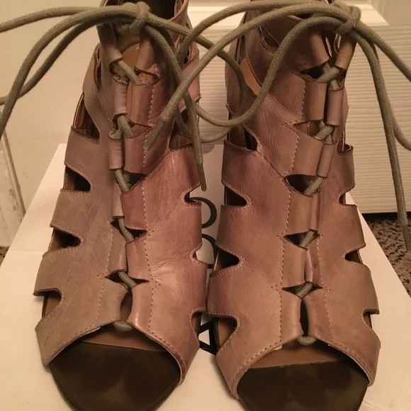 BCBG Generation - Picture 2 of 2